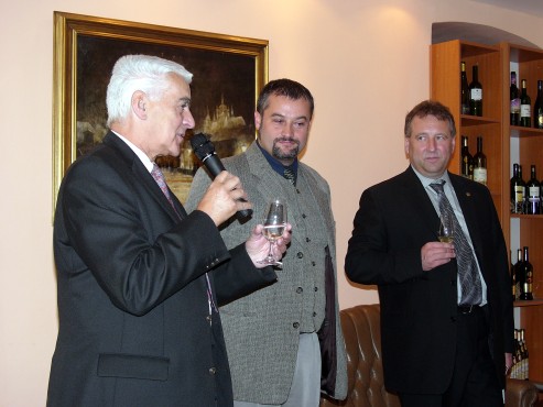 kliknutm na fotografii se dostanete zpt do galerie