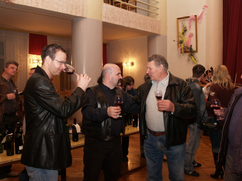 kliknutm na fotografii se dostanete zpt do galerie