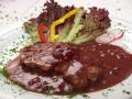 marinovan vepov  steak podvan s brusinkovou vinnou omkou