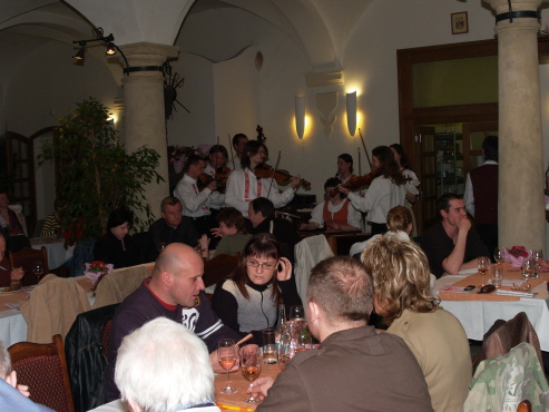kliknutm na fotografii se dostanete zpt do galerie
