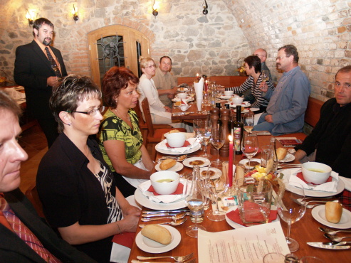 kliknutm na fotografii se dostanete zpt do galerie
