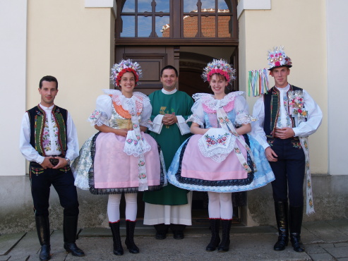 kliknutm na fotografii se dostanete zpt do galerie