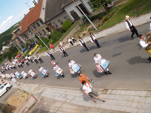 kliknutm na fotografii se dostanete zpt do galerie