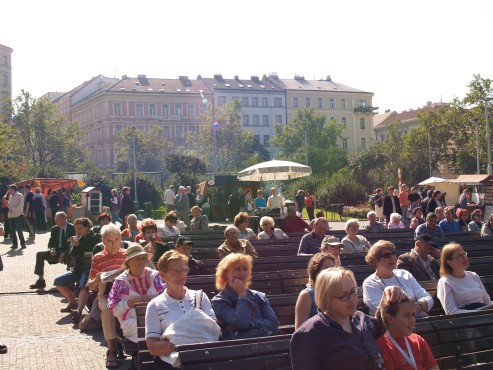 kliknutm na fotografii se dostanete zpt do galerie