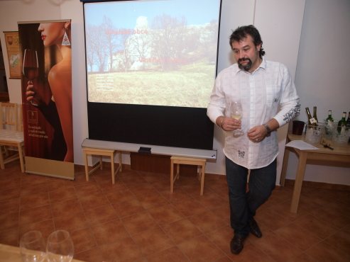 kliknutm na fotografii se dostanete zpt do galerie