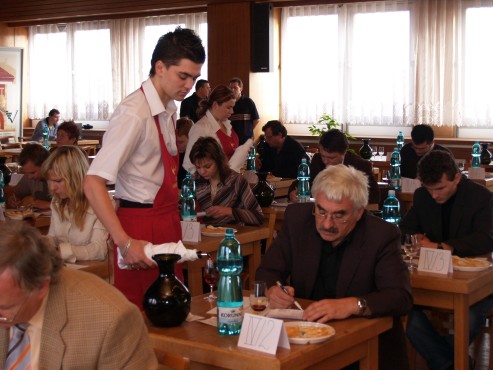 kliknutm na fotografii se dostanete zpt do galerie