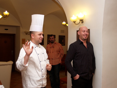 kliknutm na fotografii se dostanete zpt do galerie